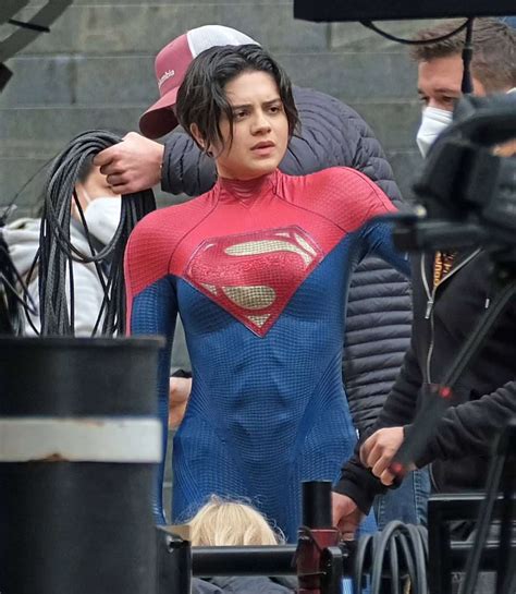 Sasha Calle As Supergirl On The Set Of The Flash 超高速ヒーロー単独主演の Dc 映画の