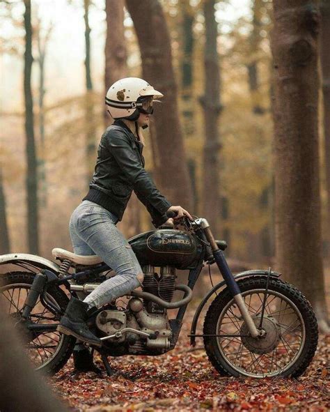 Girls On Motorcycles Pics And Comments Page 877 Triumph Forum
