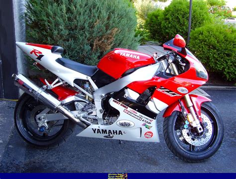 The r1 is underpinned by a diamond design aluminium frame and comes with an inline four, 998cc petrol engine. 1999 Yamaha YZF-R1: pics, specs and information ...