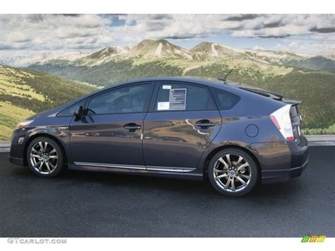 The below info has been gathered by michelle vadeboncoeur from the many questions posed about this on several yahoogroups prius lists. 2011 Winter Gray Metallic Toyota Prius Hybrid III ...