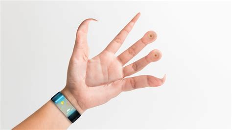 Heres What Our Hands Might Look Like If They Evolve For Cellphone Use