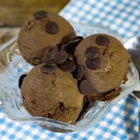 Low carb ice cream to make you scream! Keto Ice Cream Recipe - Easy, Rich & Creamy to Make at Home