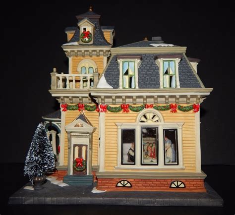 Heartland Valley Village Christmas Porcelain Lighted House Victorian