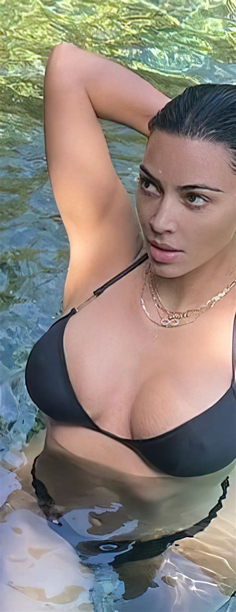 Kim Kardashian Sexy 5 Bikini Photos Thefappening