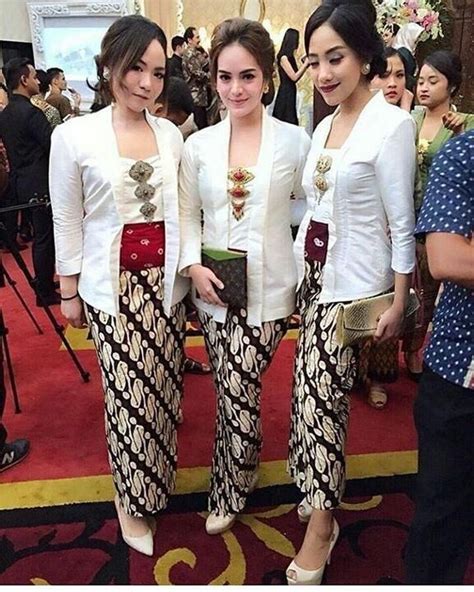 memaksimalkan gaya padu padan trend kebaya kutu baru modern dengan motif atraktif kaskus