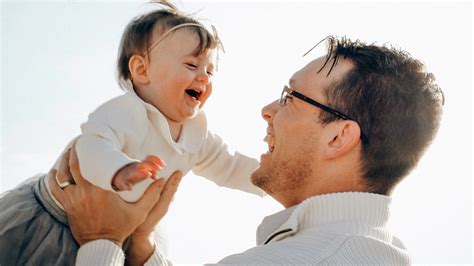 What You Should Know About Paternity Leave And How To Approach Your
