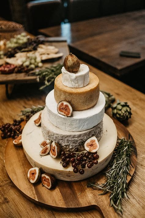 Gingerbread cake with caramel cream cheese buttercream. How to Put Together a Cheese-Cake Tower | Wedding ...