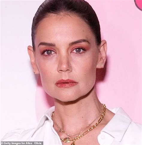Katie Holmes Shows Off A Nose Ring Daily Mail Online
