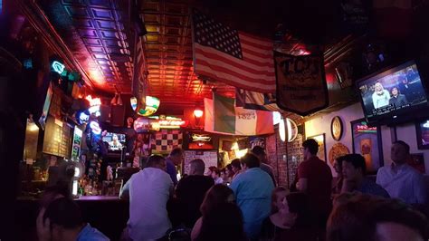 7 Dive Bars In Fort Worth You Should Visit For The Charm And Cheap