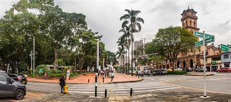 El Parque Del Poblado Plaza Ayer Parque Hoy