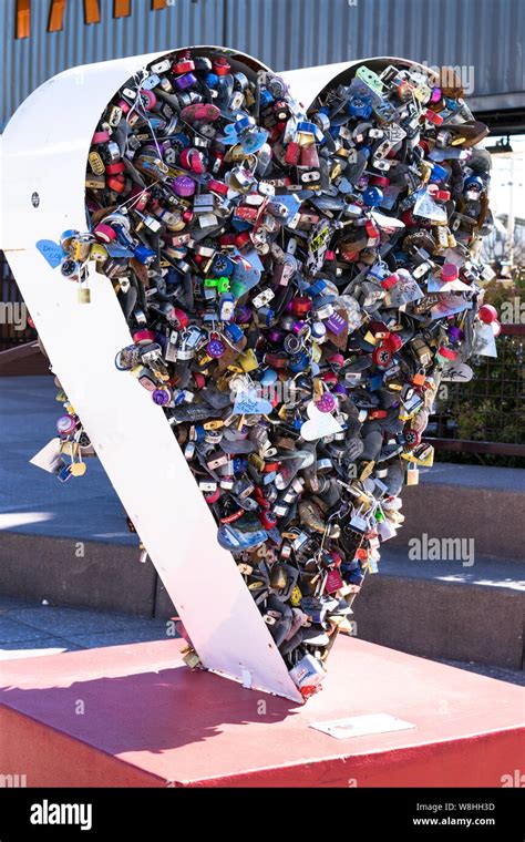 Las Vegas Usa March 6 2017 The Love Locket Sculpture At