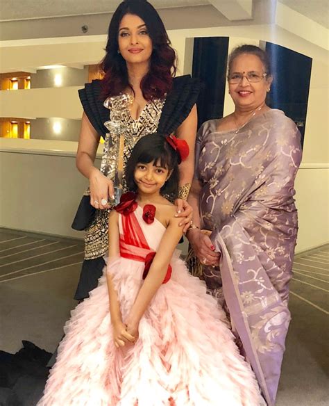 Aishwarya Rai Bachchan Receives Meryl Streep Award With Daughter