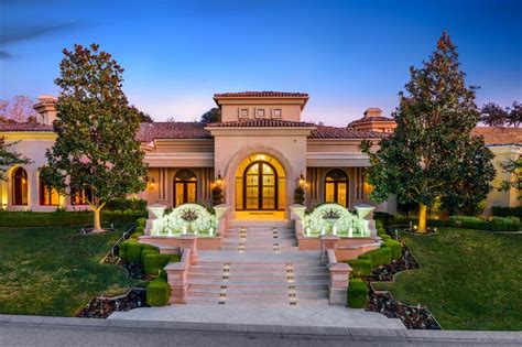 Frontgate Real Estate Presents An Opulent Estate In Calabasas