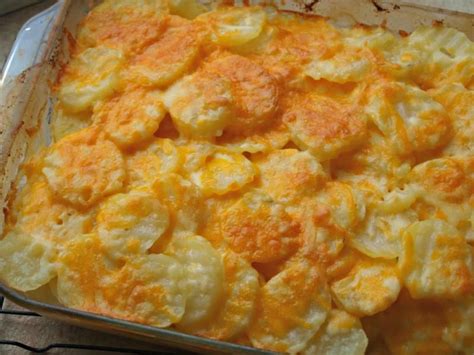 A staple side dish recipe that's perfect for weekends and holiday dinners. Easy Scalloped Potatoes Recipe :: YummyMummyClub.ca KU ...