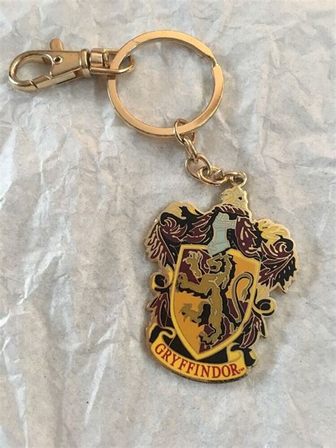 Universal Studios Harry Potter Gryffindor Crest Keyc Gem