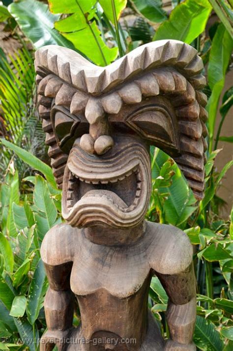 Pictures Of Hawaii Oahu 0078 Traditional Hawaiian Tiki Sculpture