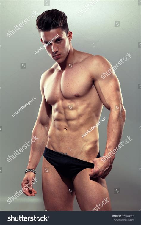 Sexy Shirtless Muscular Male Model On Foto Stock Editar Agora My Xxx