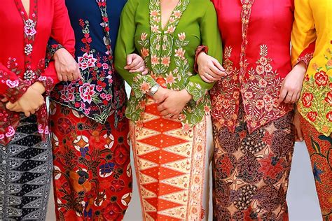 Indonesian Traditional Clothing Worldatlas