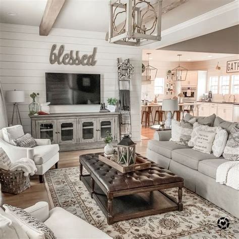 Discover design inspiration from a variety of farmhouse living rooms, including farmhouse style with industrial, contemporary feel. 25 Beautiful And Cozy Farmhouse Living Rooms - Shelterness