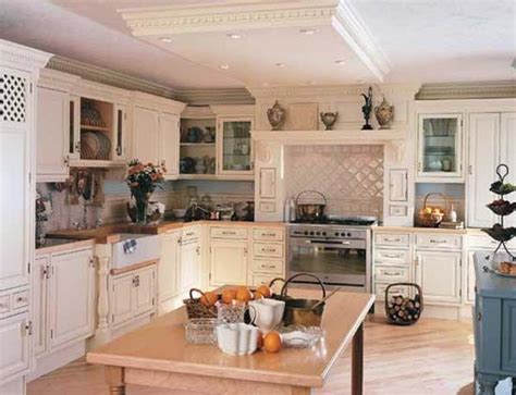 La originalidad de esta cocina se vincula con los elementos tradicionales como el horno antiguo o la campana extractora, a la que se le puede. Cocinas clásicas para todos los gustos | Cocinas clasicas ...