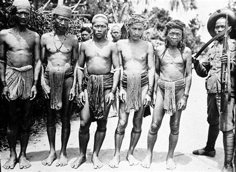 Sejarah Suku Dayak Newstempo