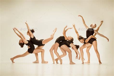 The Group Of Modern Ballet Dancers Dance Picture Poses Dance