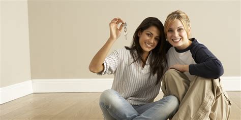 How To Make Living With A Roommate Work Huffpost