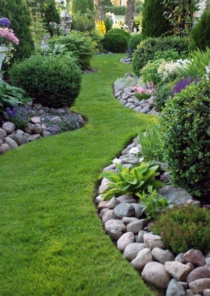 40 Stone Edging Ideas For Exterior Landscaping Designs