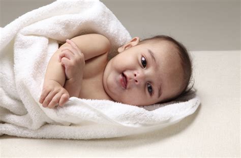 Nama bayi moden & klasik. 50 Nama Bayi Lelaki Yang Indah & Bermakna Dalam Islam
