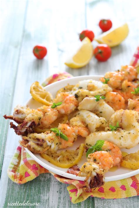 Maybe you would like to learn more about one of these? Spiedini calamari e gamberi gratinati al forno ...