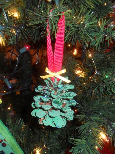 Simple Joy Crafting Pine Cone Christmas Tree Ornament