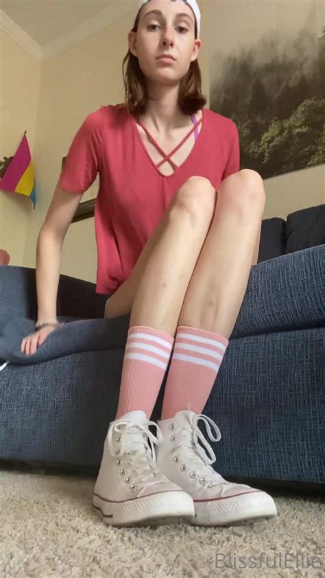 Blissfulellie Slowly Taking Off My Converses And Socks Xxx Onlyfans