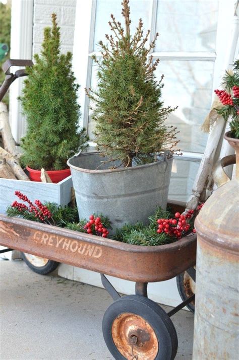 Incredible Rustic Farmhouse Christmas Decor Ideas 25