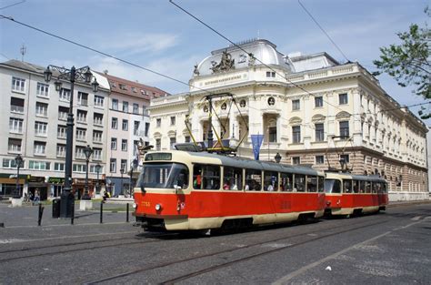 Wir haben unsere rucksäcke gepackt, unsere wohnung in berlin den neuen untermietern übergeben und starteten endlich unsere lang ersehnte weltreise. Slowakei / Straßenbahn Bratislava: Tatra T3SUCS - Wagen ...