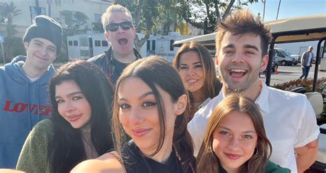 The Thundermans Cast Reunites For First Day On Upcoming Movie The Thundermans Return Xuenou