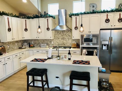 Christmas Garland Above Kitchen Cabinets Homystyle