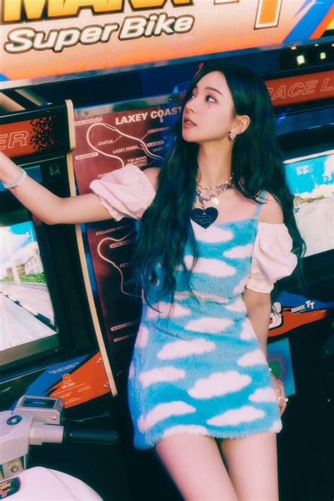 Aespa Reveal Real World Concept Photos Of Karina For 2nd Mini Album Girls Allkpop