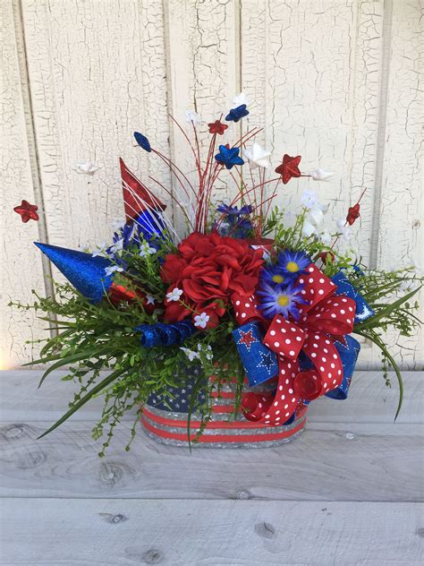 10 July 4th Table Decorations