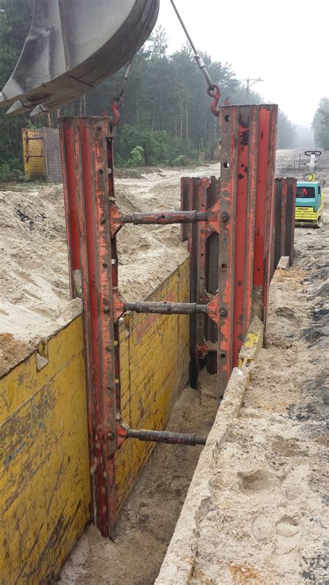 DOUBLE SLIDE RAIL SYSTEM SD - STALRENT - Trench Shoring Systems