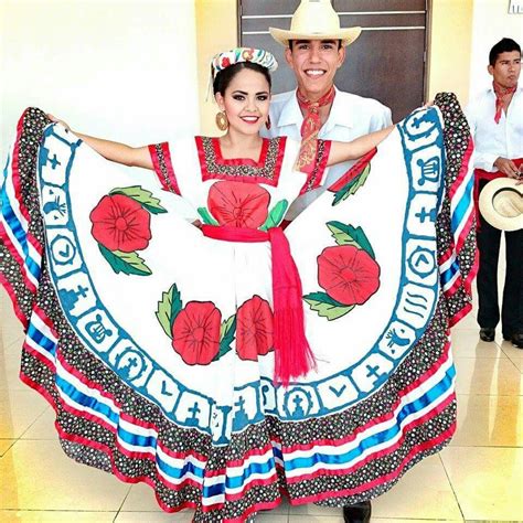 Beautiful Sinaloa Folklorico Couple Traje Típico Trajes Tipicos De Mexico Trajes Mexicanos