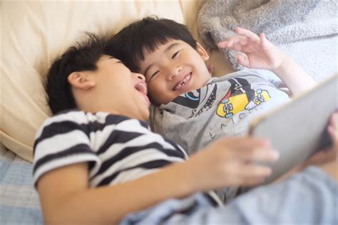 子どもが寝ている写真を撮るときのポイント【ママカメラマンのスマホ写真術・12】 Kodomoe（コドモエ）—「親子時間」を楽しむ子育て情報が満載！