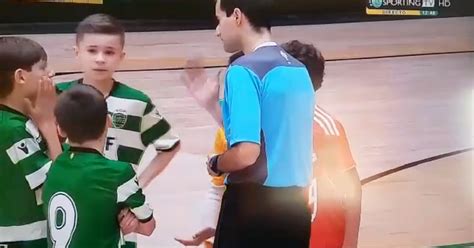 Ainda hoje, para lá do dérbi de seniores, também os juniores há dérbi, tal como no hóquei em patins. Exemplo de "fair play" em dérbi de futsal entre Sporting e ...