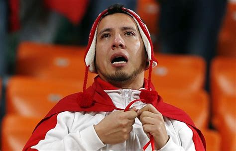 Selección Peruana Las Lágrimas De Los Hinchas Tras Eliminación De