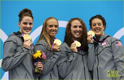 u s women s swimming team wins gold in 4x200m relay photo 2695451 2012 summer olympics
