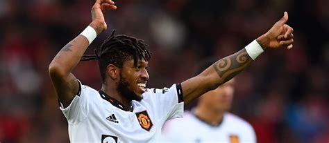 galatasaray vice president lands in england for showdown talks with man united about fred man