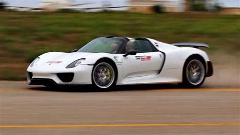 Video Porsche 918 Spyder Driven By British Millionaire Crashes Into