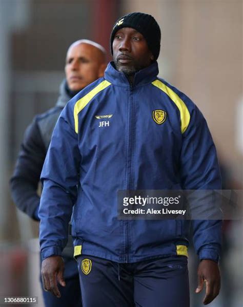 Jimmy Floyd Hasselbaink Photos And Premium High Res Pictures Getty Images