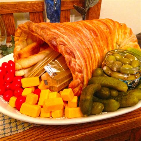 Bread Cornucopia For Thanksgiving Easy And Festive Bread Cornucopia