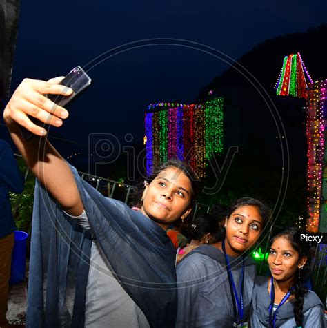 Image Of A Group Of College Girls Taking A Selfie During Night Ov505148 Picxy