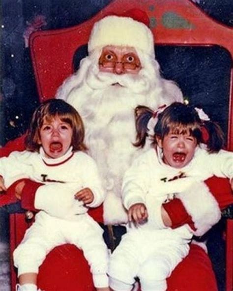 32 Insanely Creepy Santa Claus Photos That May Ruin Your Christmas